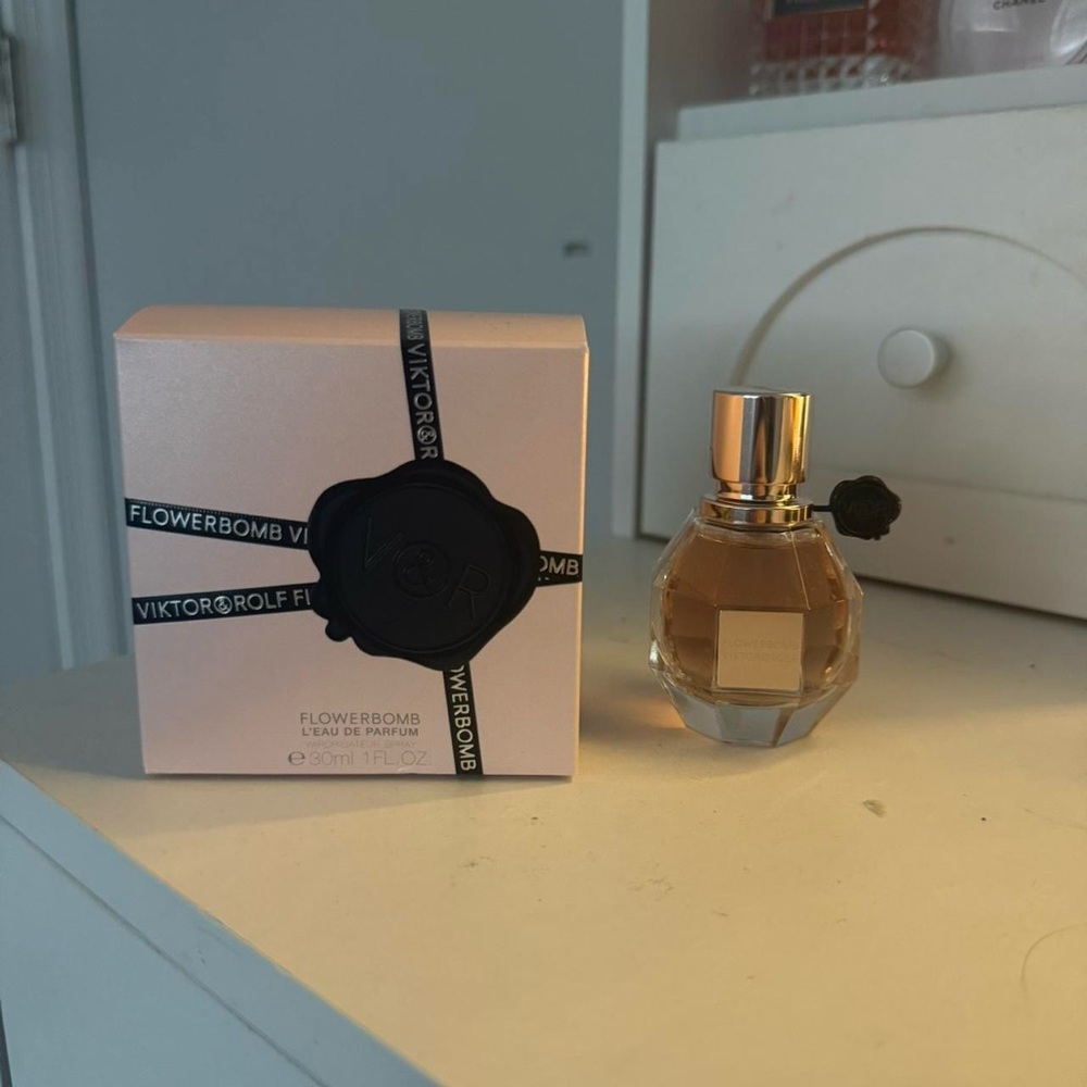 Viktor & Rolf Flowerbomb Eau de Parfum - Pink and Gold